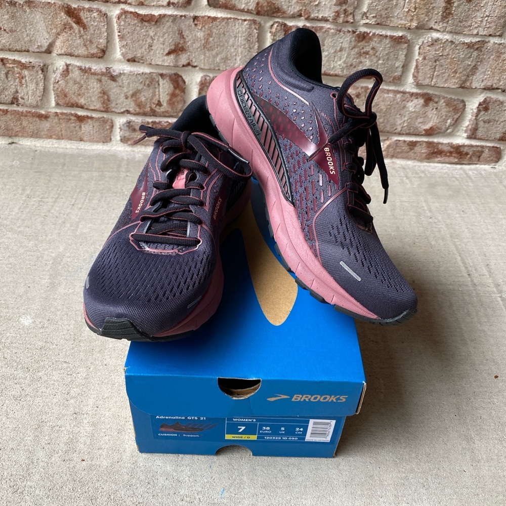 Brooks Adrenaline GTS 21 Women’s Size US 7D
